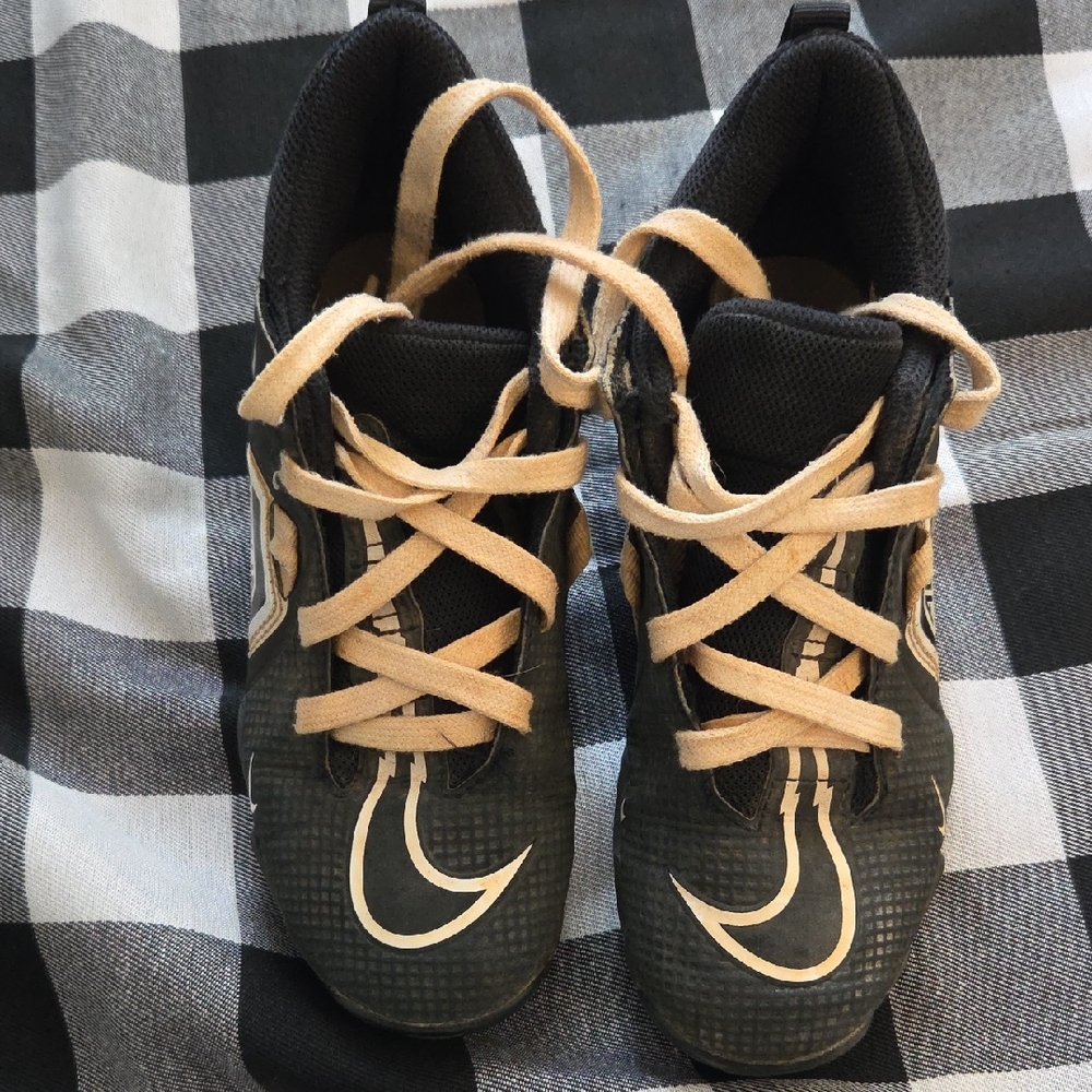 Nike Kids Black Cleats Size 2.5 Youth